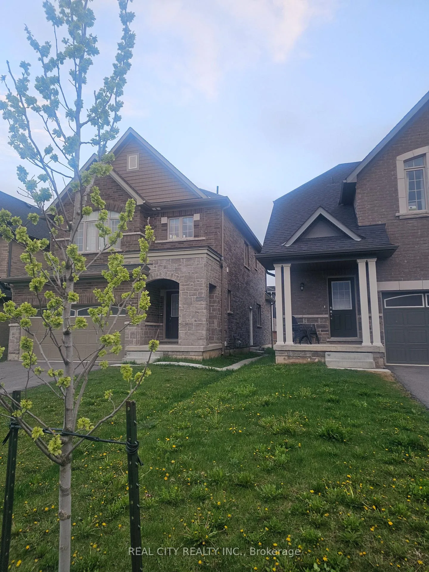 Photo 3 of 132 Sunset Way, Thorold, Rolling Meadows — HOMEH