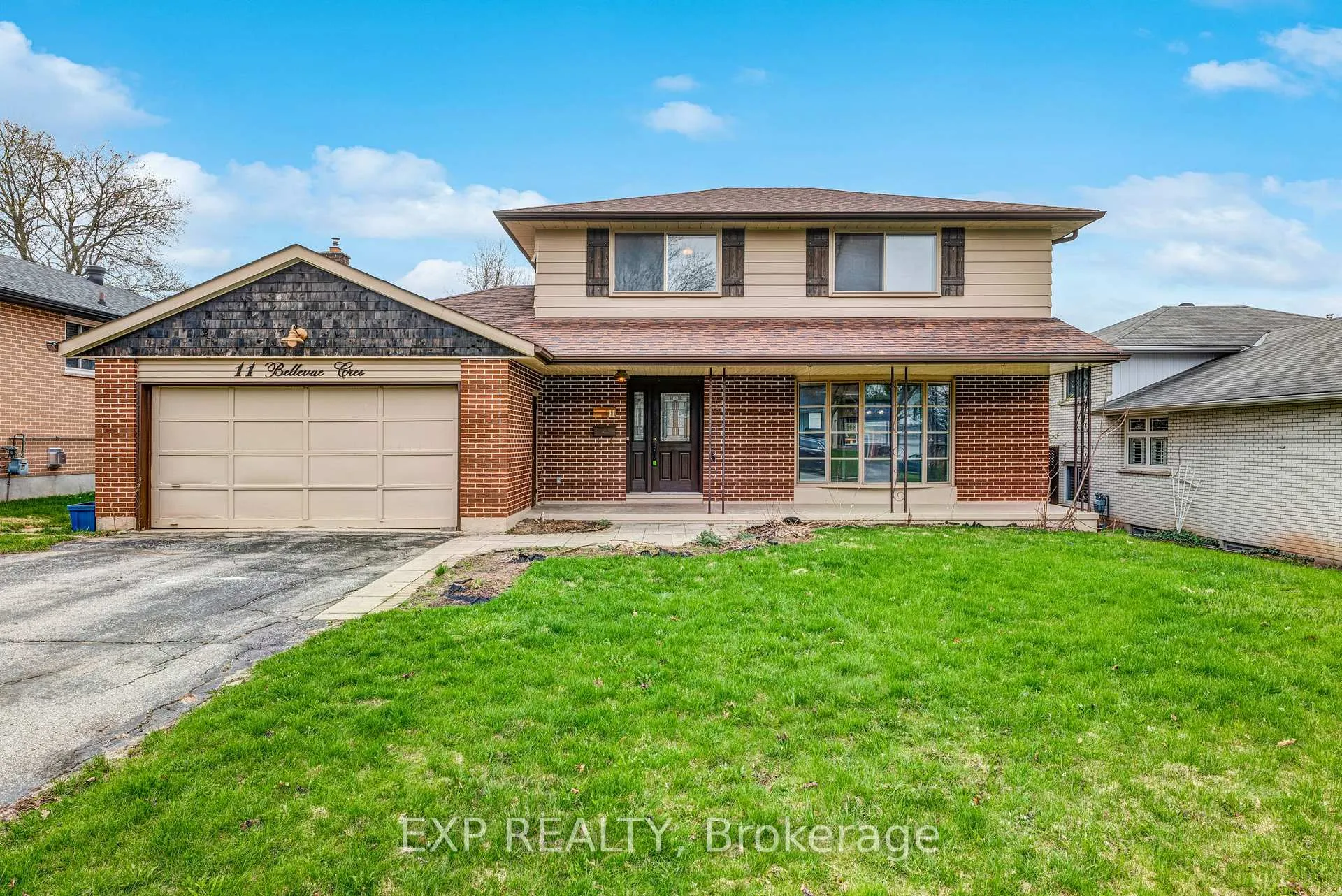 Photo 1 of 11 Bellevue Crescent, Barrie, City Centre — HOMEH