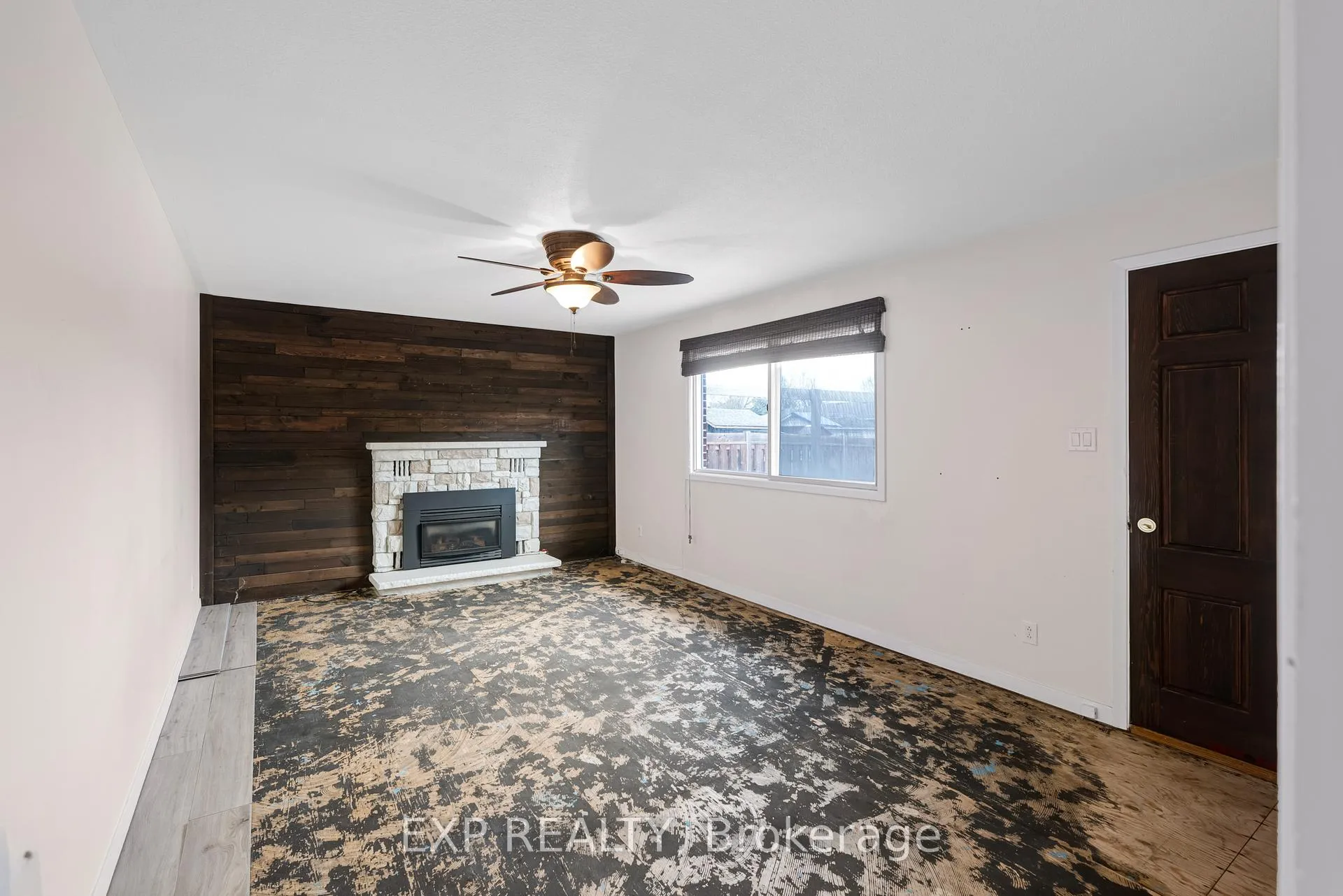 Photo 13 of 11 Bellevue Crescent, Barrie, City Centre — HOMEH