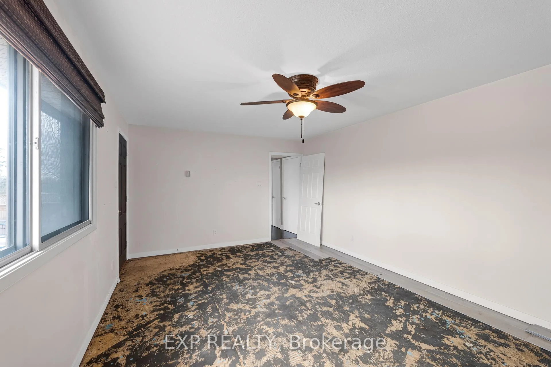 Photo 14 of 11 Bellevue Crescent, Barrie, City Centre — HOMEH
