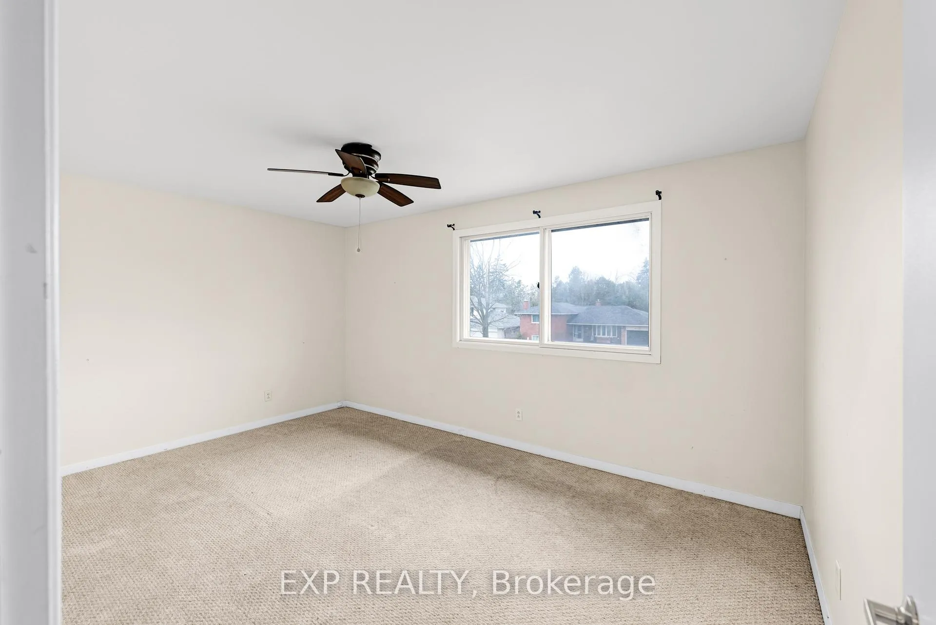 Photo 17 of 11 Bellevue Crescent, Barrie, City Centre — HOMEH