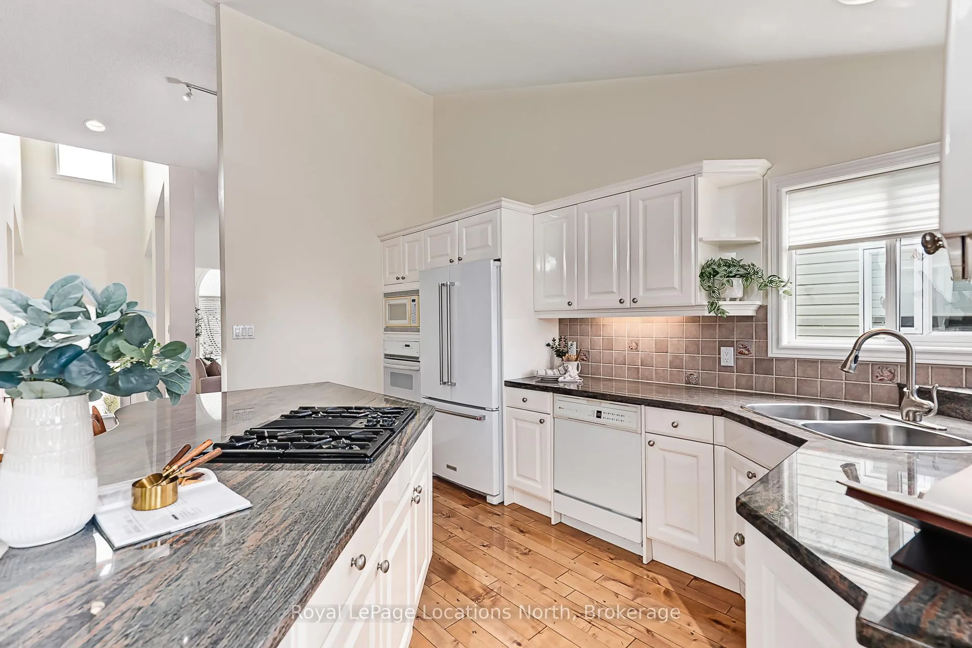 Photo 13 of 35 Barker Boulevard, Collingwood — HOMEH