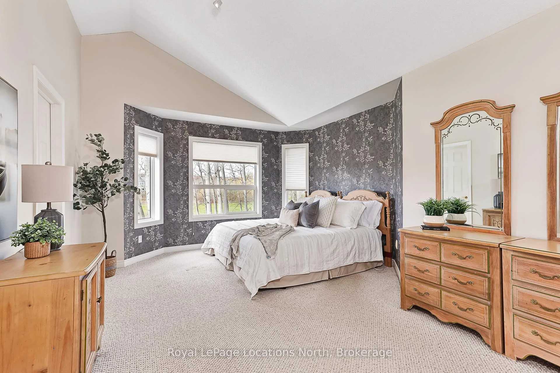 Photo 20 of 35 Barker Boulevard, Collingwood — HOMEH