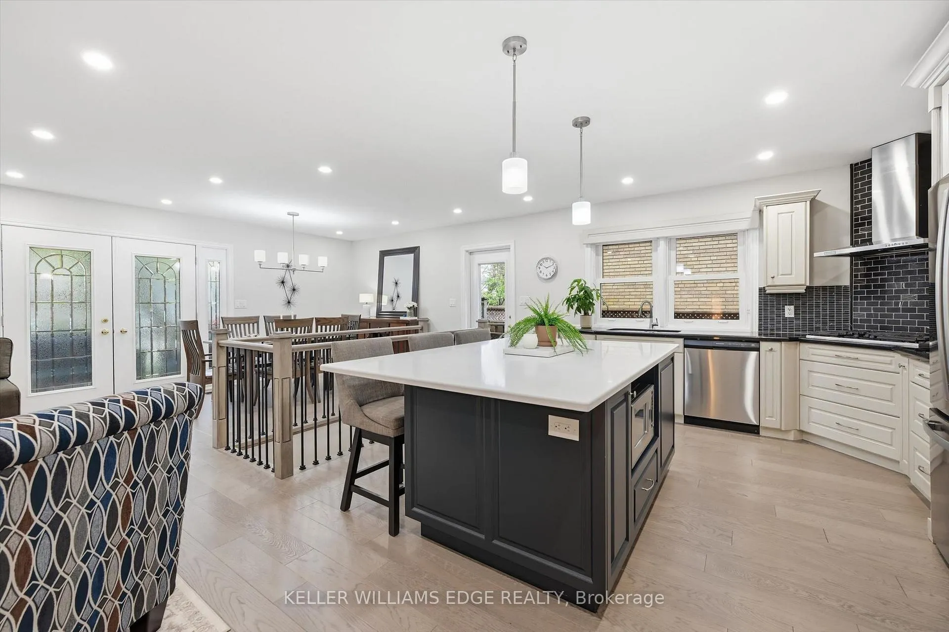 Photo 8 of 1400 Olga Drive, Burlington, Brant — HOMEH