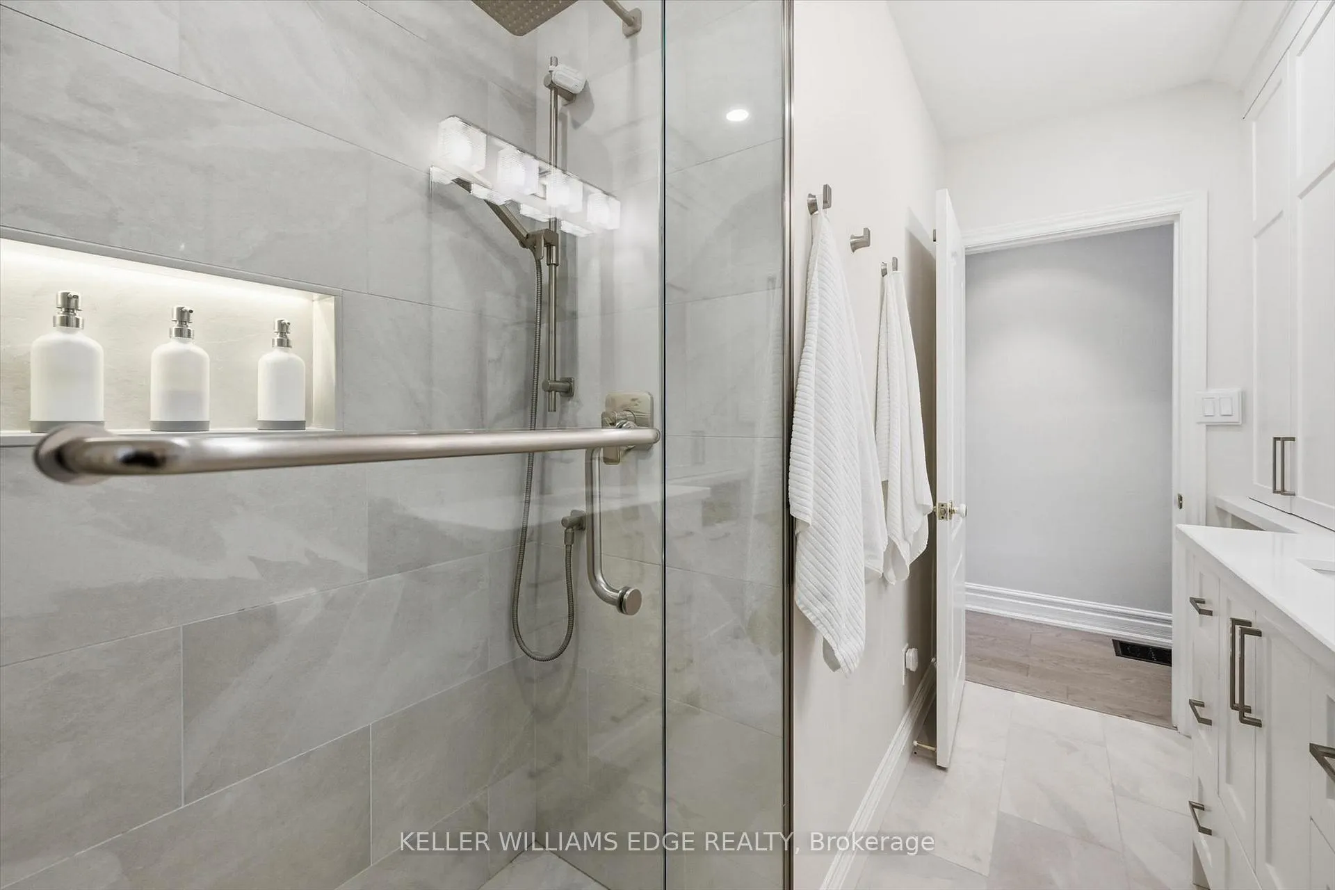 Photo 24 of 1400 Olga Drive, Burlington, Brant — HOMEH
