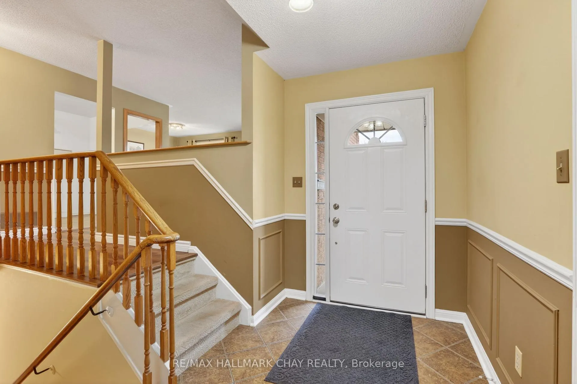 Photo 3 of 20 Ford Street, Barrie, Sunnidale — HOMEH