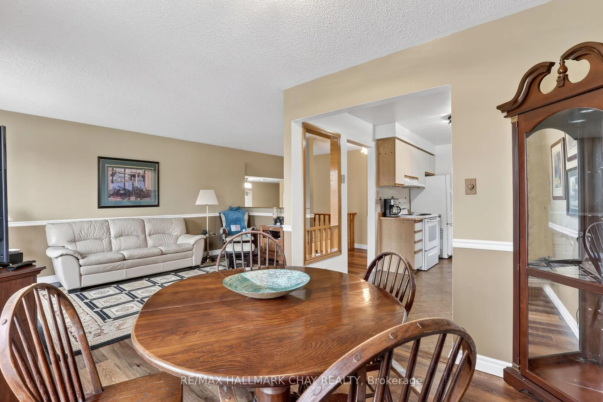 Photo 7 of 20 Ford Street, Barrie, Sunnidale — HOMEH