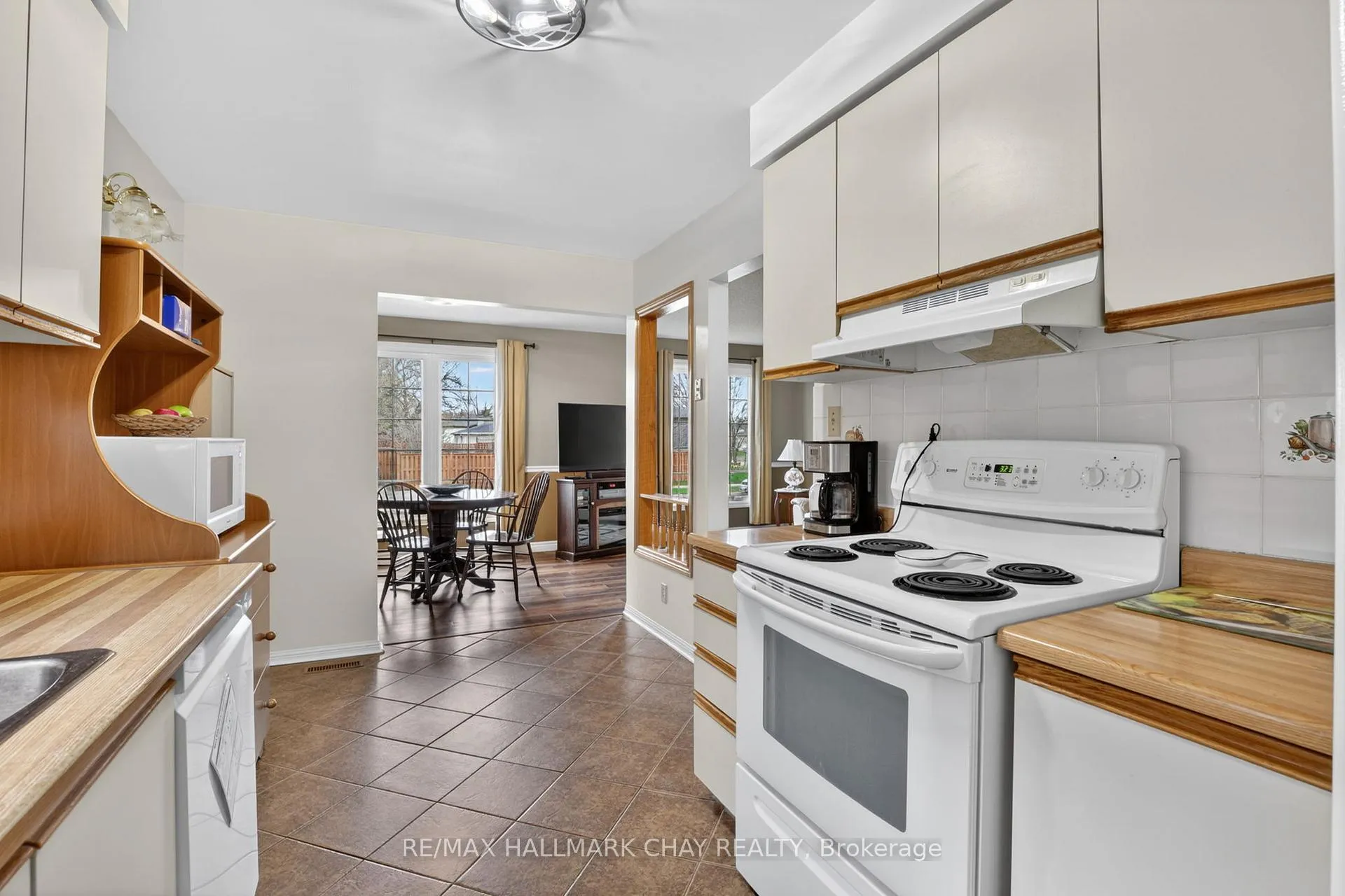 Photo 10 of 20 Ford Street, Barrie, Sunnidale — HOMEH
