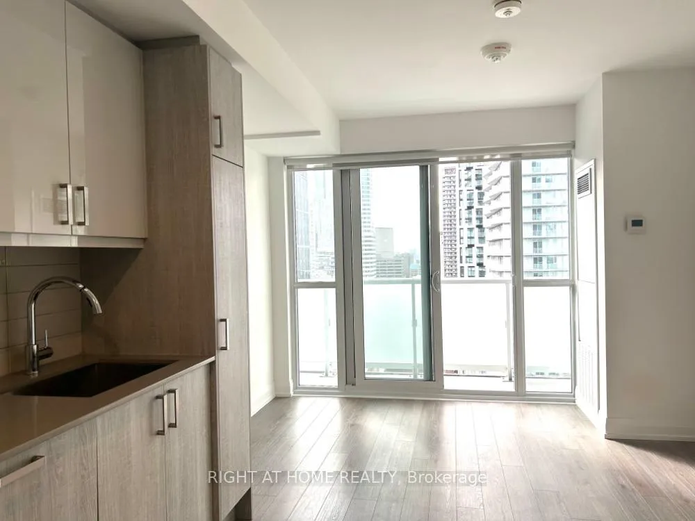 Photo 3 of Unit 2307, 77 Mutual Street, Toronto, Church-Yonge Corridor — HOMEH