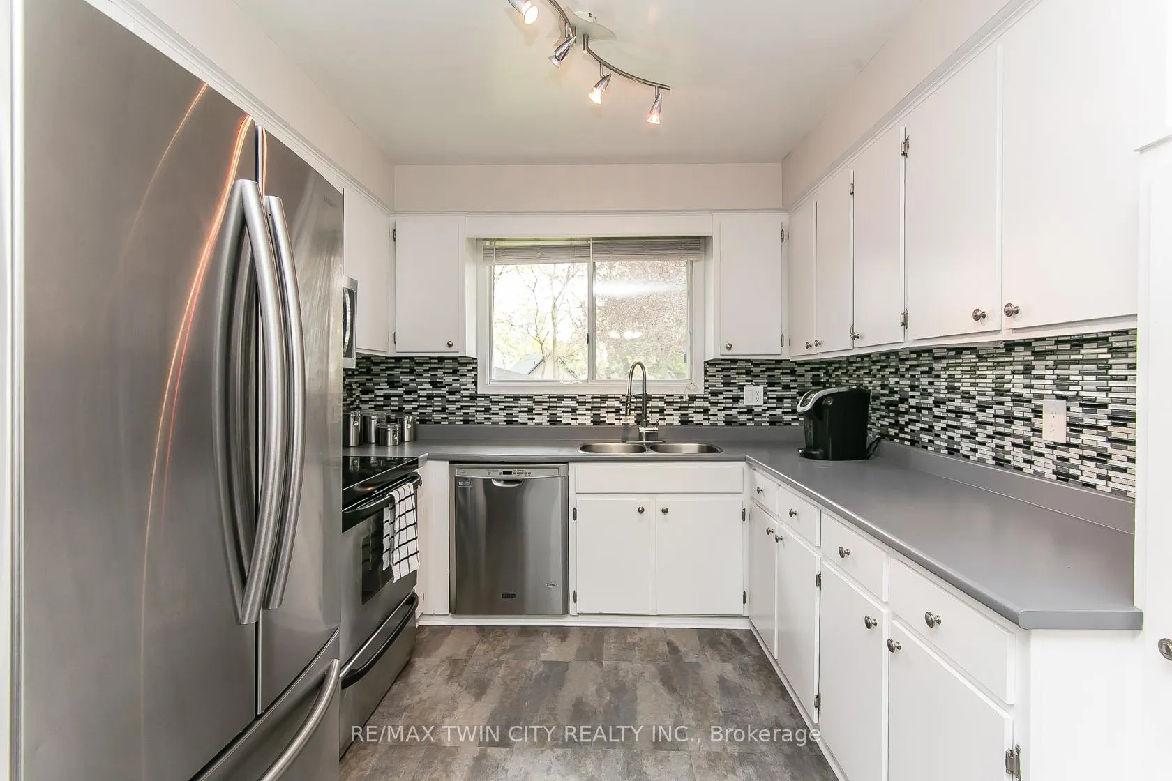 Photo 6 of 34 Blackhorne Crescent, Kitchener — HOMEH