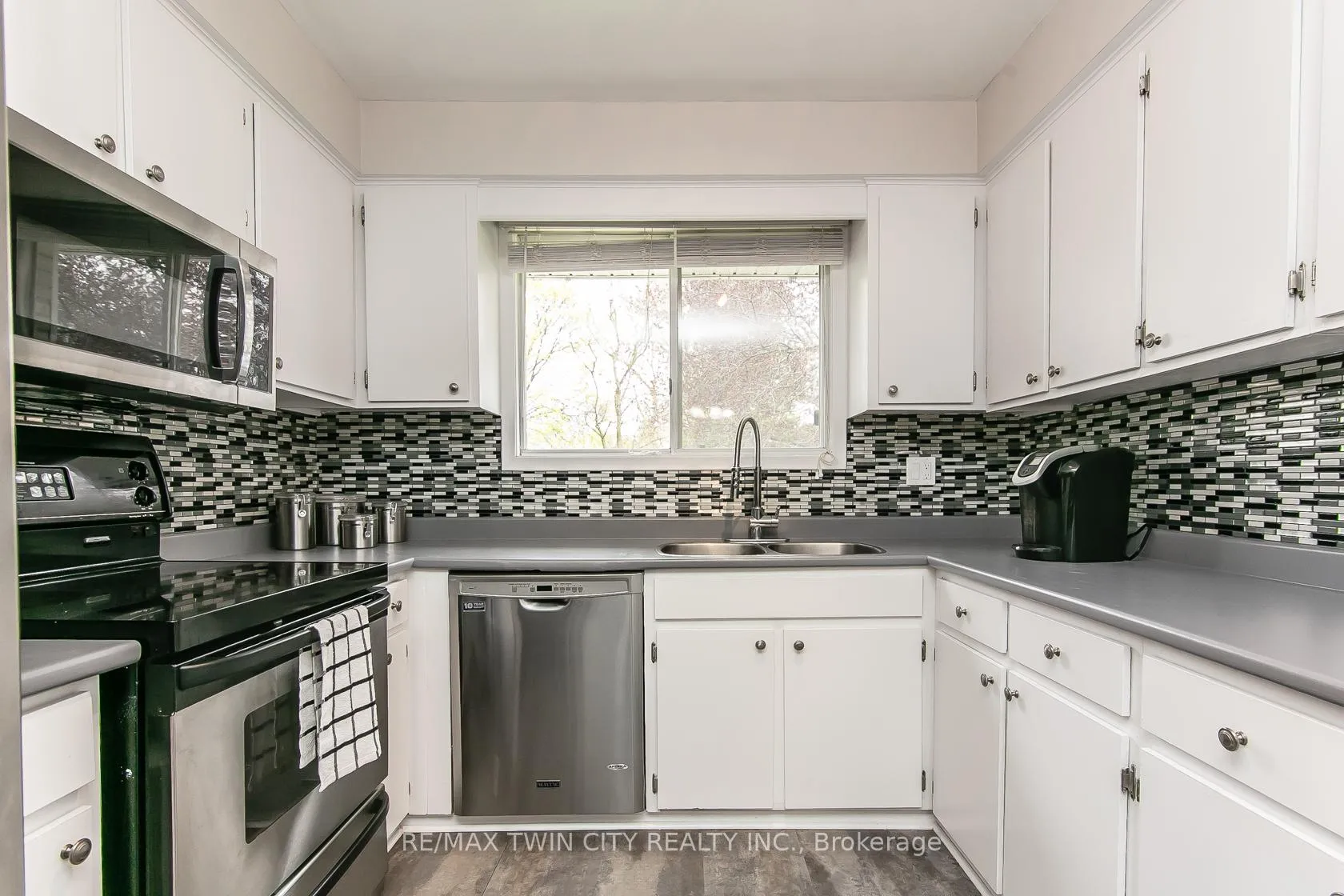 Photo 8 of 34 Blackhorne Crescent, Kitchener — HOMEH