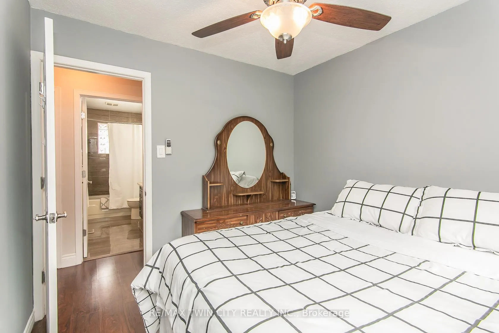 Photo 14 of 34 Blackhorne Crescent, Kitchener — HOMEH