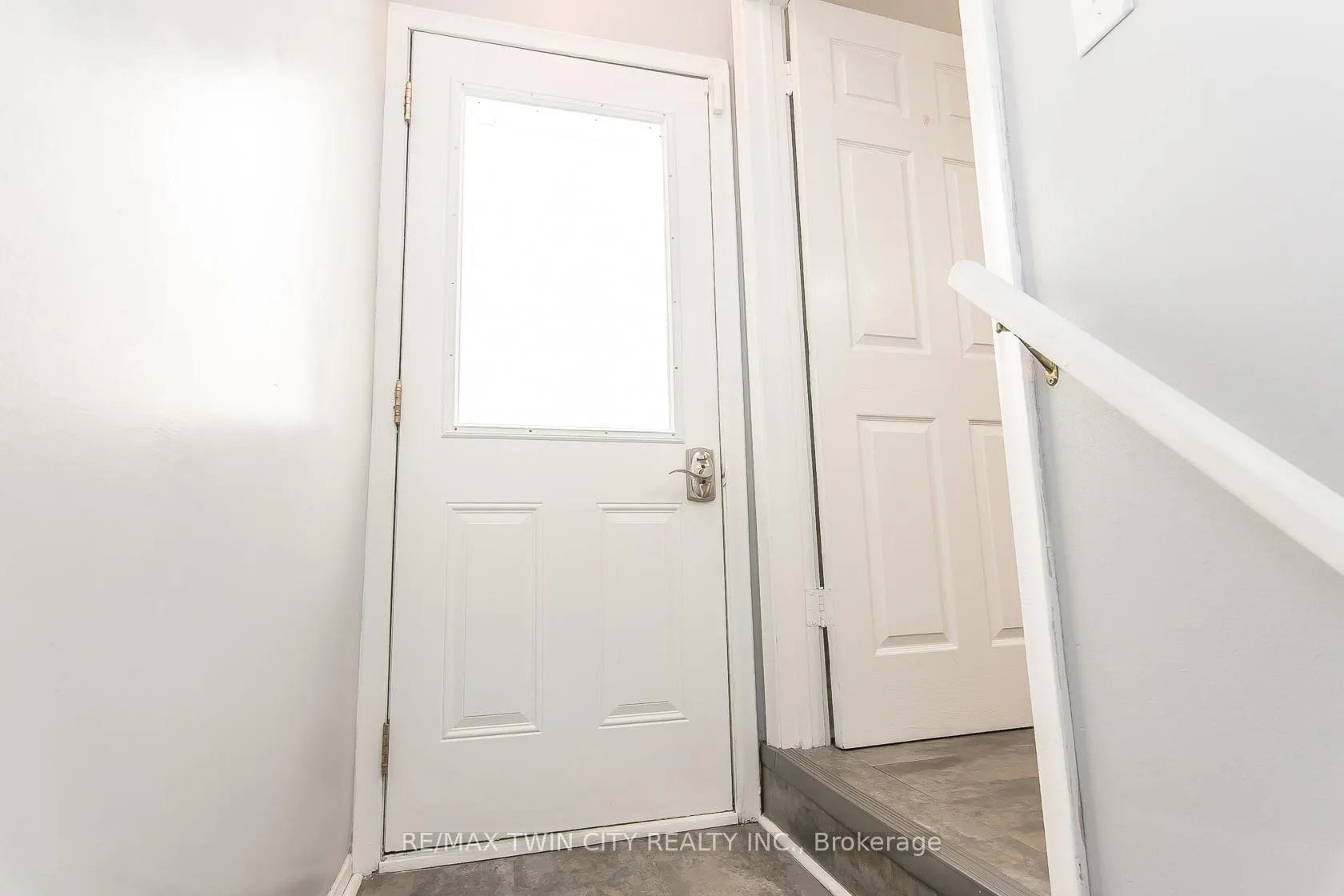 Photo 23 of 34 Blackhorne Crescent, Kitchener — HOMEH
