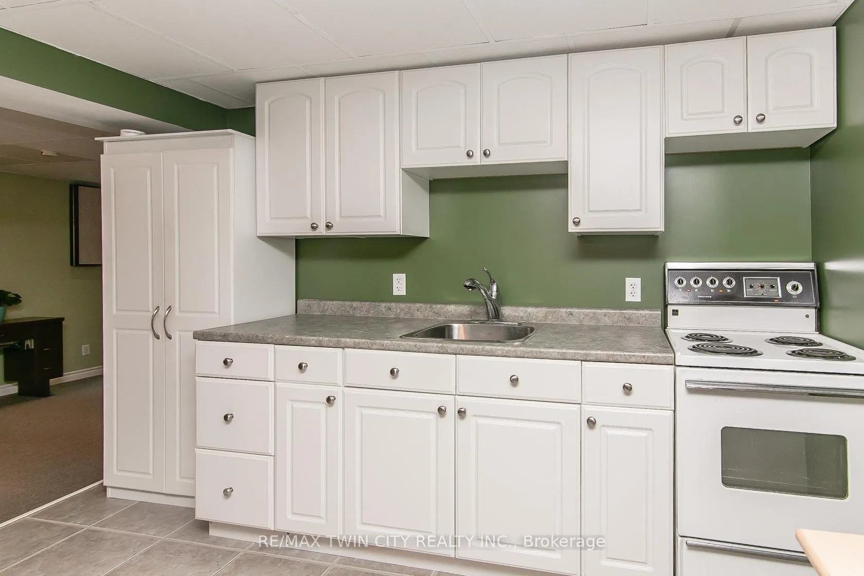 Photo 27 of 34 Blackhorne Crescent, Kitchener — HOMEH