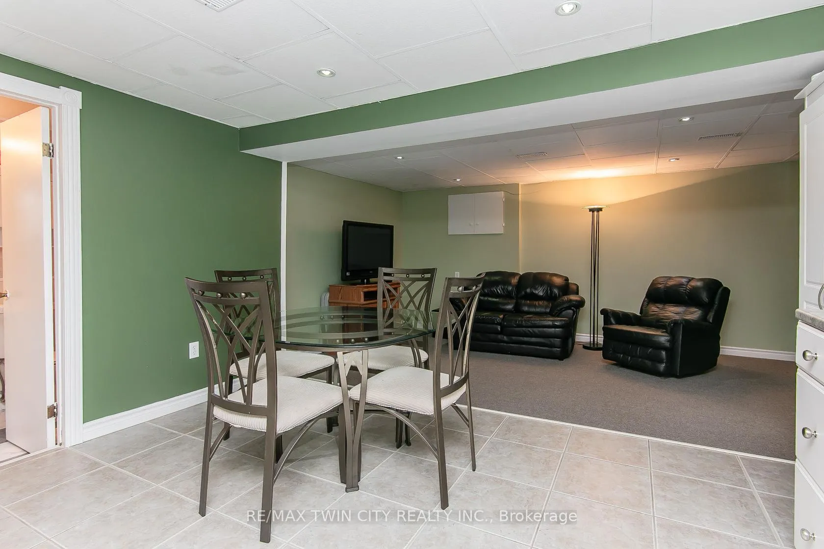 Photo 28 of 34 Blackhorne Crescent, Kitchener — HOMEH