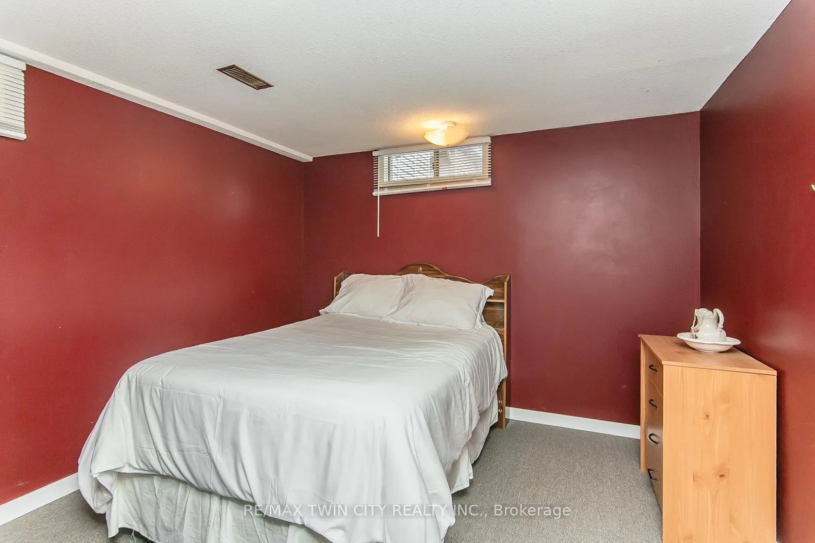 Photo 31 of 34 Blackhorne Crescent, Kitchener — HOMEH