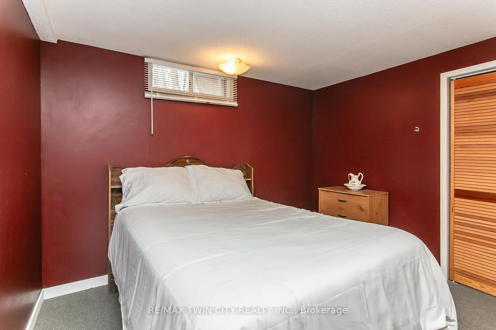 Photo 32 of 34 Blackhorne Crescent, Kitchener — HOMEH