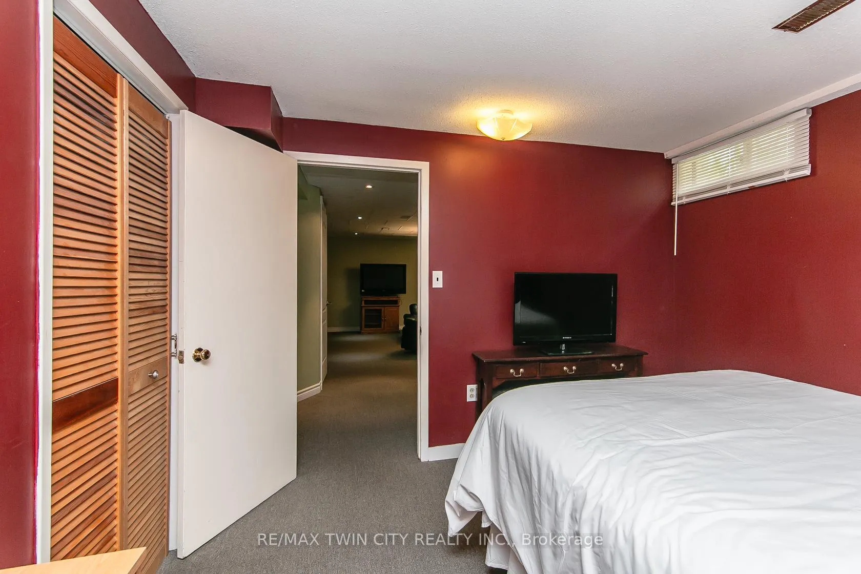 Photo 33 of 34 Blackhorne Crescent, Kitchener — HOMEH