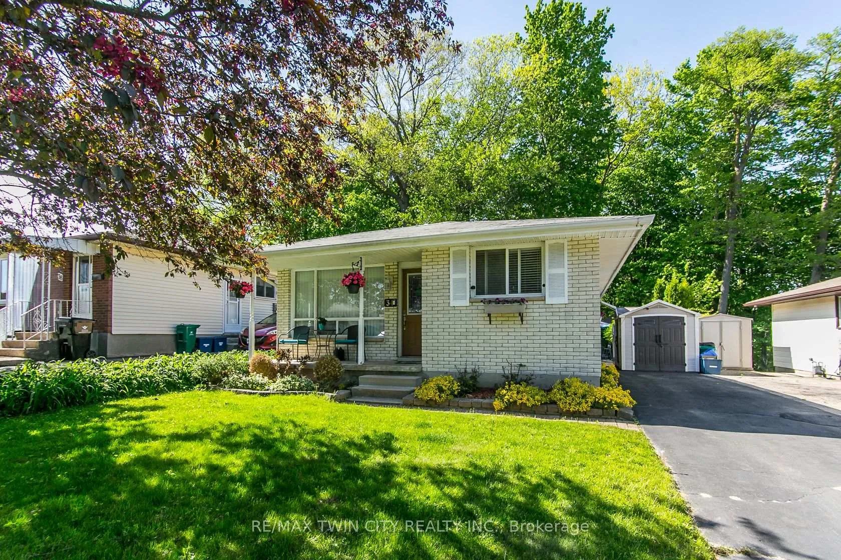 Photo 35 of 34 Blackhorne Crescent, Kitchener — HOMEH