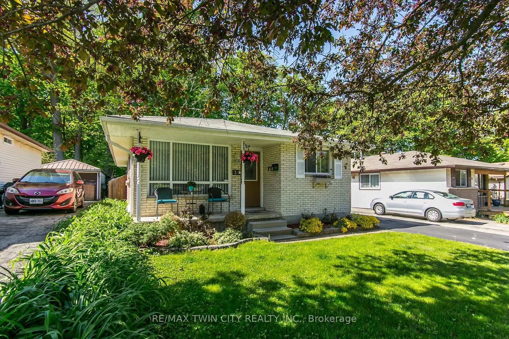 Photo 36 of 34 Blackhorne Crescent, Kitchener — HOMEH