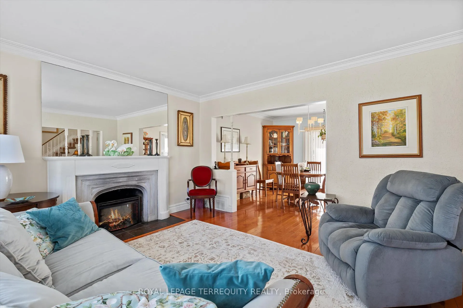 Photo 6 of 19 Bernice Avenue, Etobicoke, Stonegate-Queensway — HOMEH