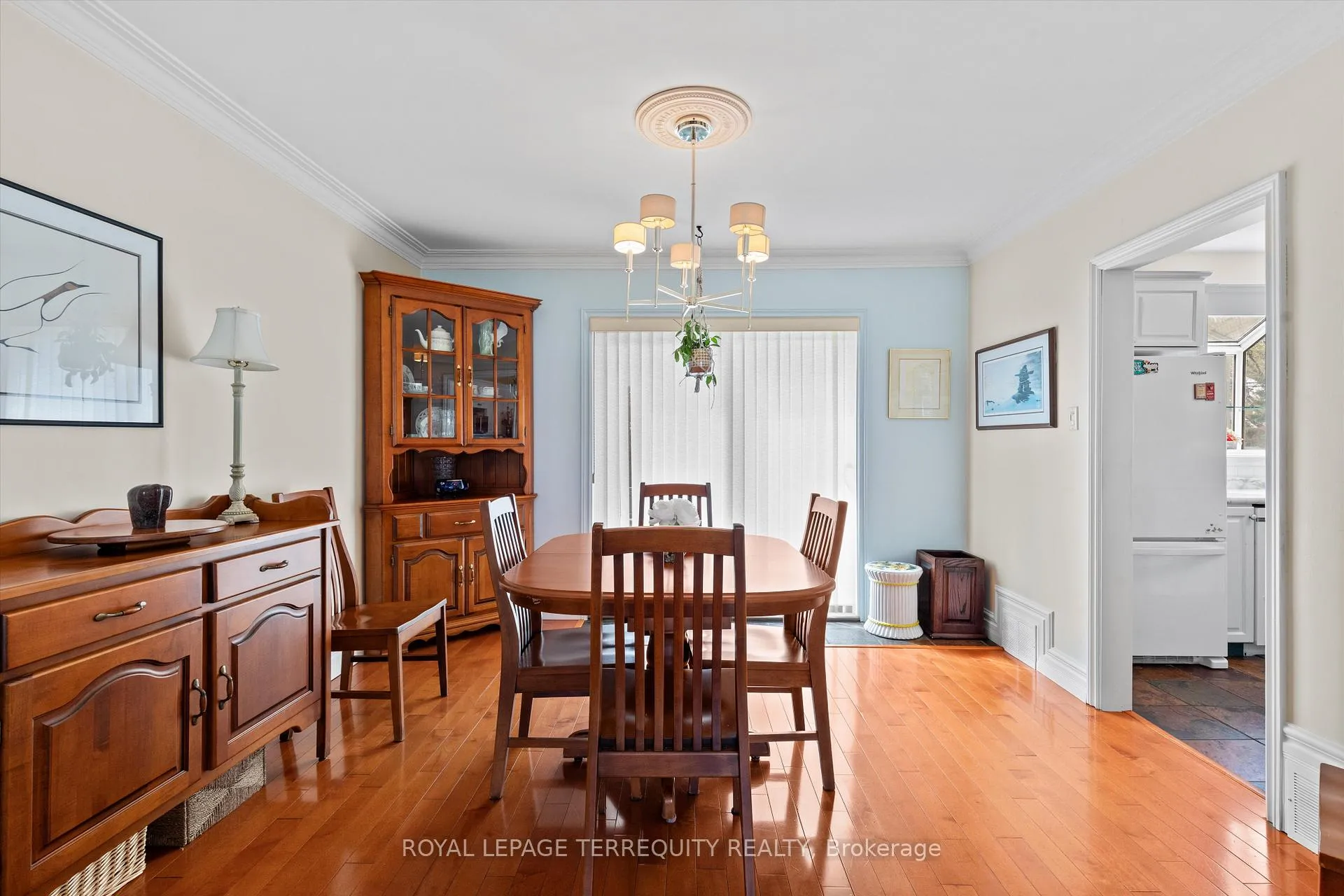 Photo 8 of 19 Bernice Avenue, Etobicoke, Stonegate-Queensway — HOMEH
