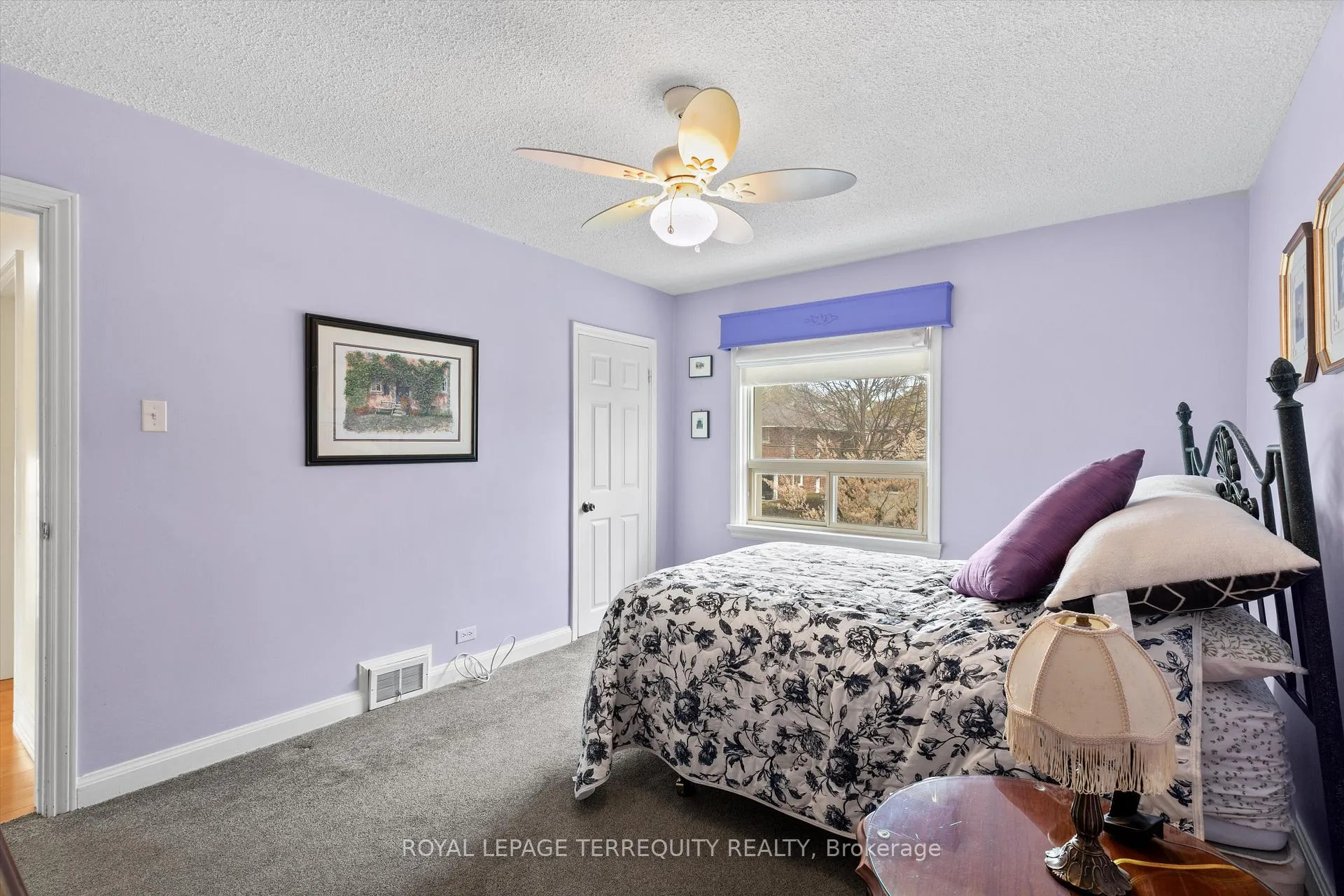 Photo 14 of 19 Bernice Avenue, Etobicoke, Stonegate-Queensway — HOMEH