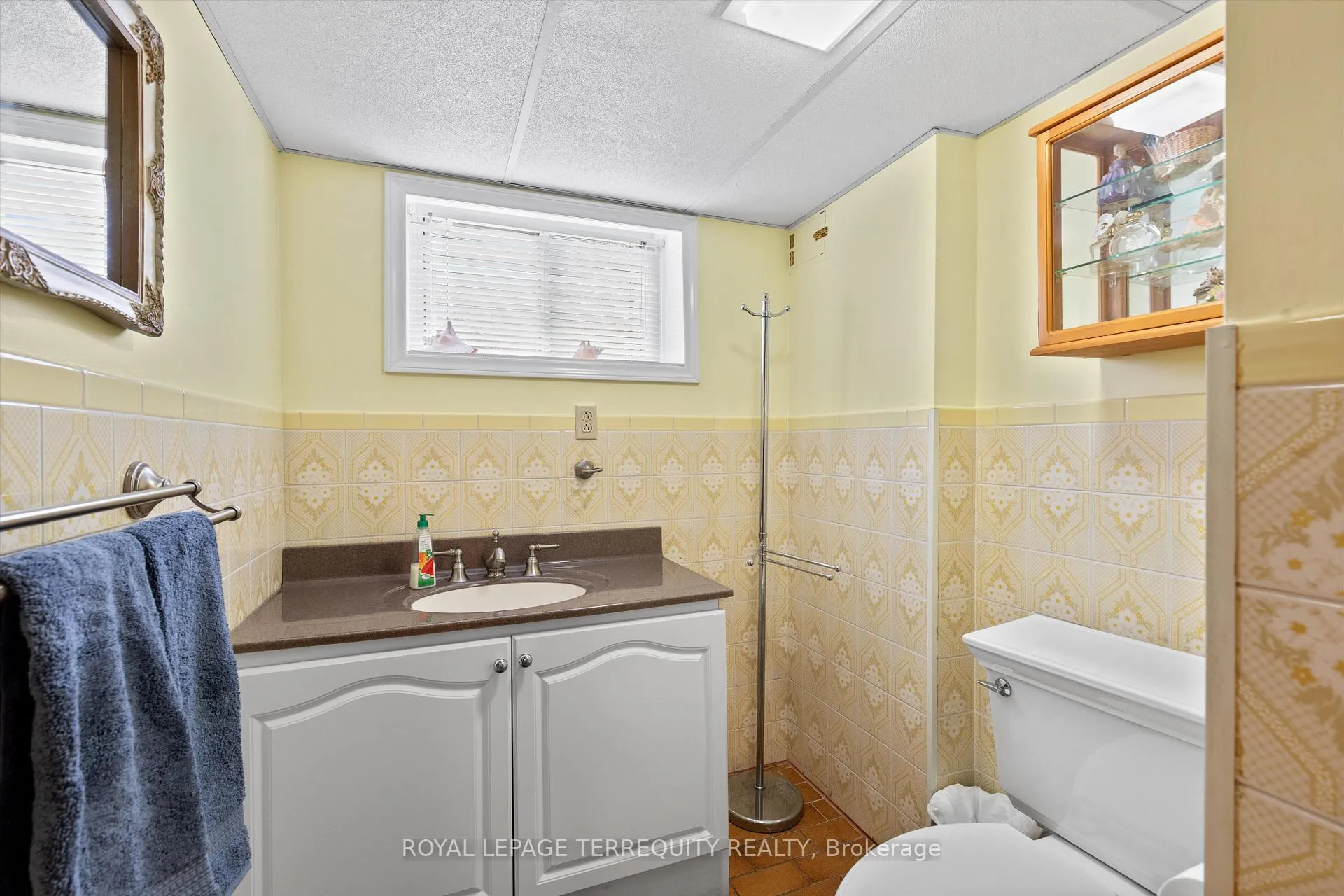 Photo 18 of 19 Bernice Avenue, Etobicoke, Stonegate-Queensway — HOMEH