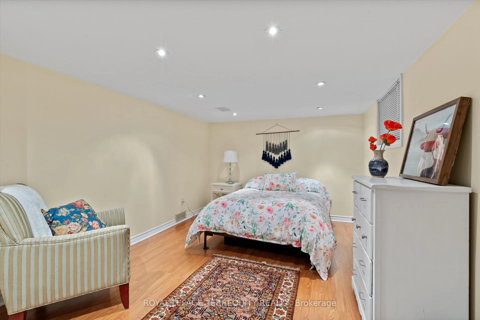 Photo 22 of 19 Bernice Avenue, Etobicoke, Stonegate-Queensway — HOMEH