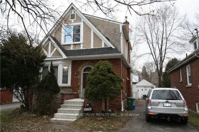 Photo of 28 Hollywood Street N