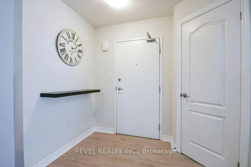 Photo 4 of Unit 5, 51 Ferndale Drive S, Barrie, Ardagh — HOMEH