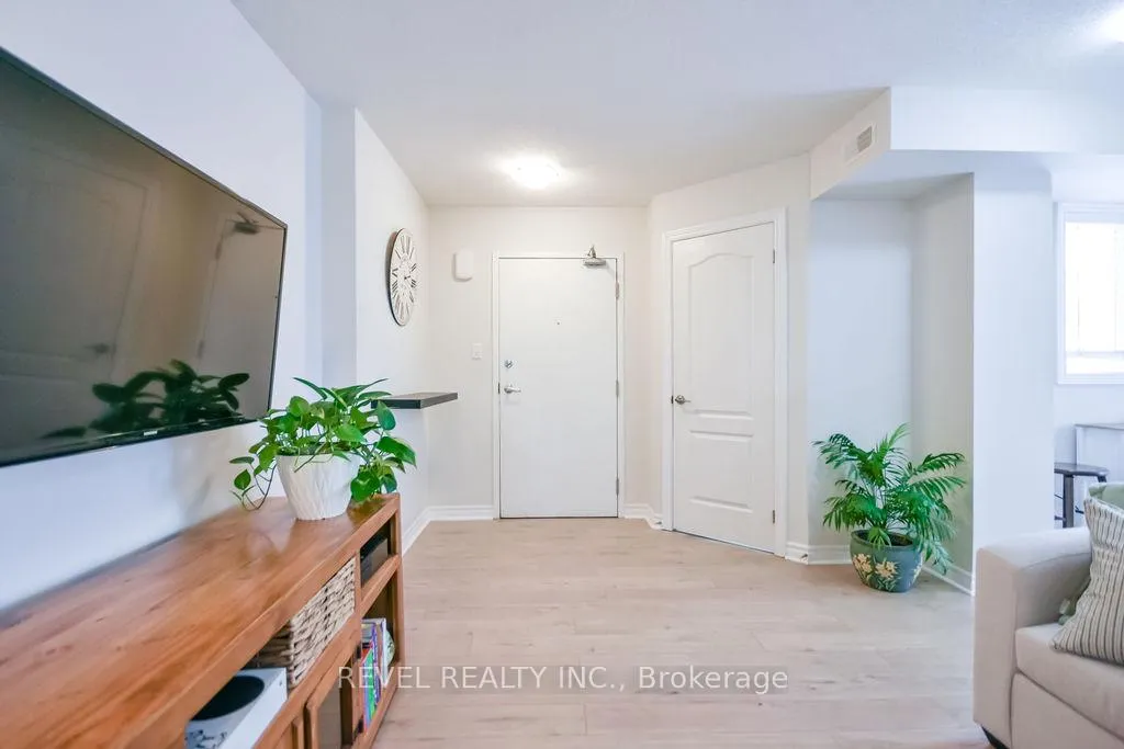 Photo 5 of Unit 5, 51 Ferndale Drive S, Barrie, Ardagh — HOMEH