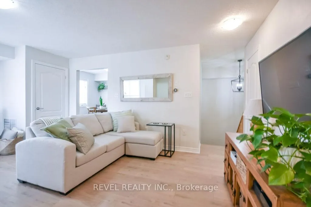 Photo 8 of Unit 5, 51 Ferndale Drive S, Barrie, Ardagh — HOMEH