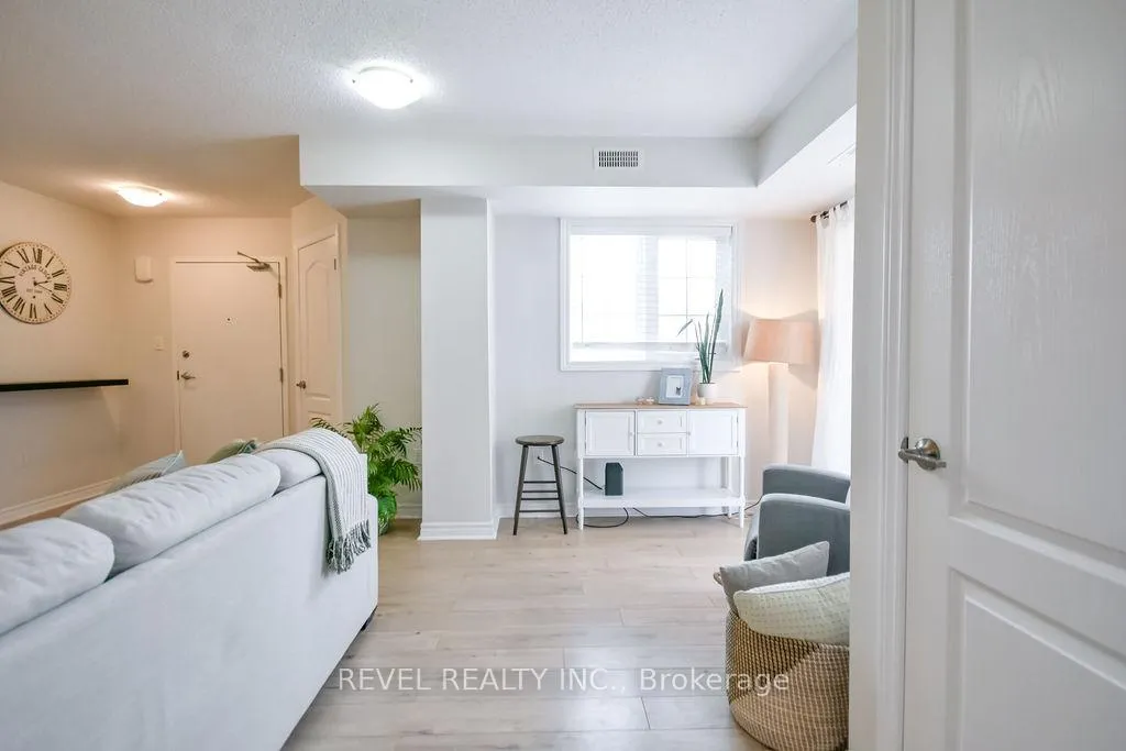 Photo 9 of Unit 5, 51 Ferndale Drive S, Barrie, Ardagh — HOMEH