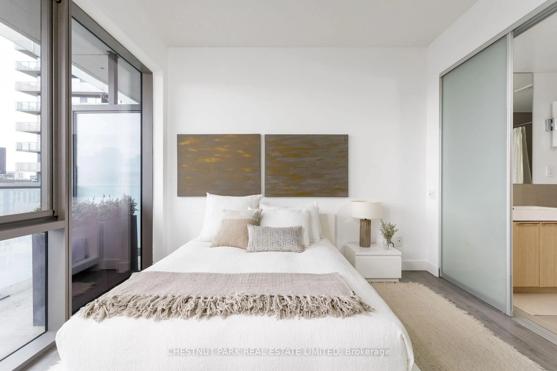 Photo 8 of Unit 1302, 70 Distillery Lane, Toronto, Waterfront Communities — HOMEH