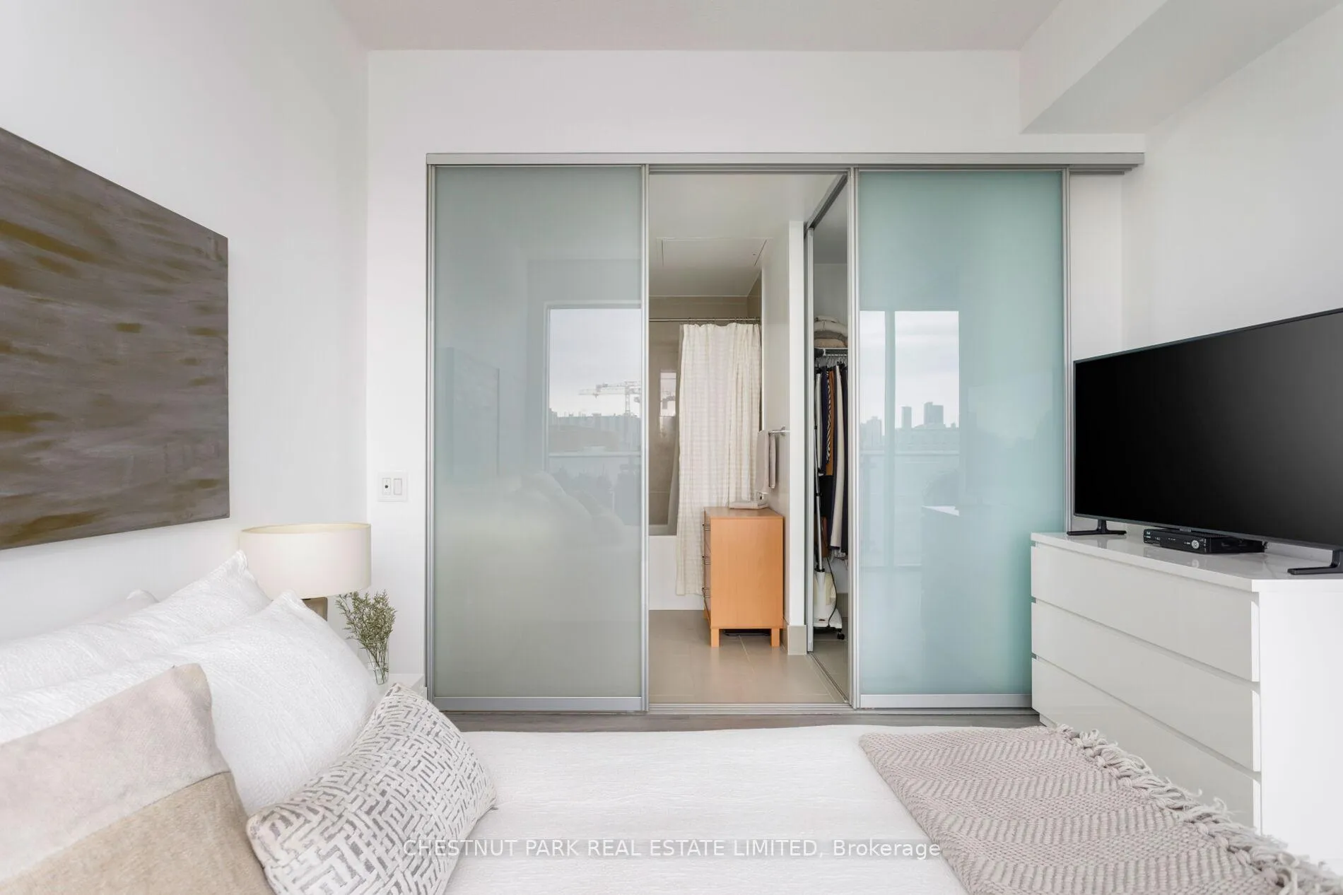 Photo 10 of Unit 1302, 70 Distillery Lane, Toronto, Waterfront Communities — HOMEH