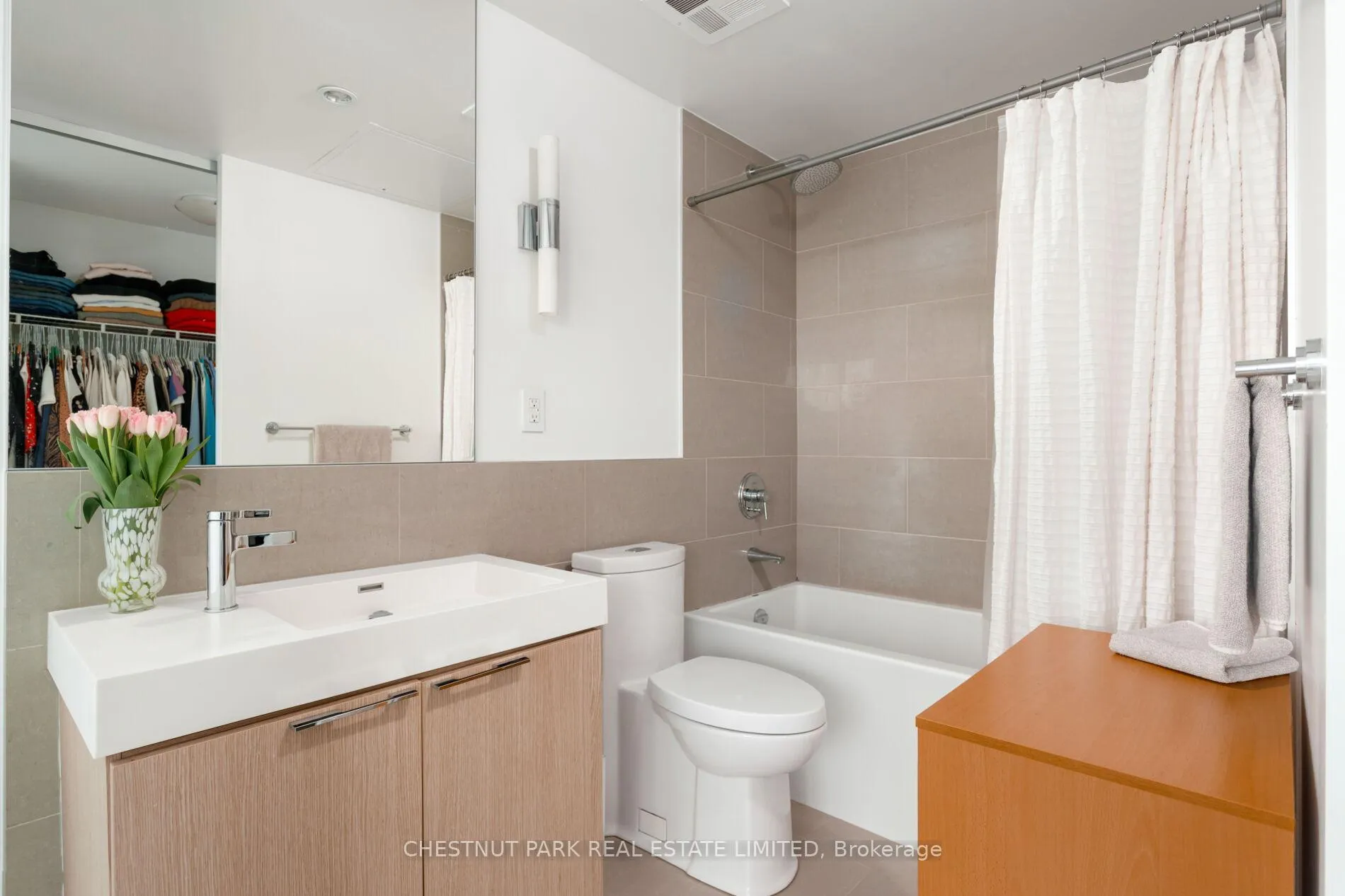 Photo 11 of Unit 1302, 70 Distillery Lane, Toronto, Waterfront Communities — HOMEH