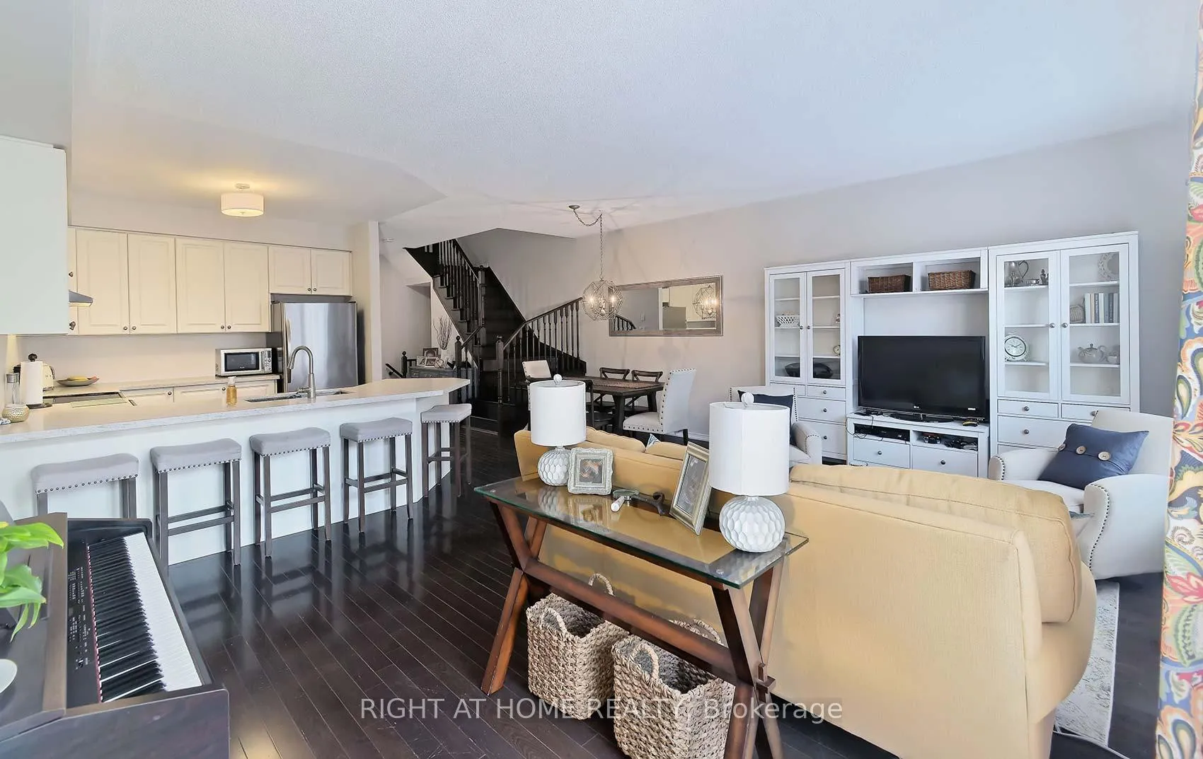 Photo 8 of 736 Farmstead Drive, Milton, Willmott — HOMEH