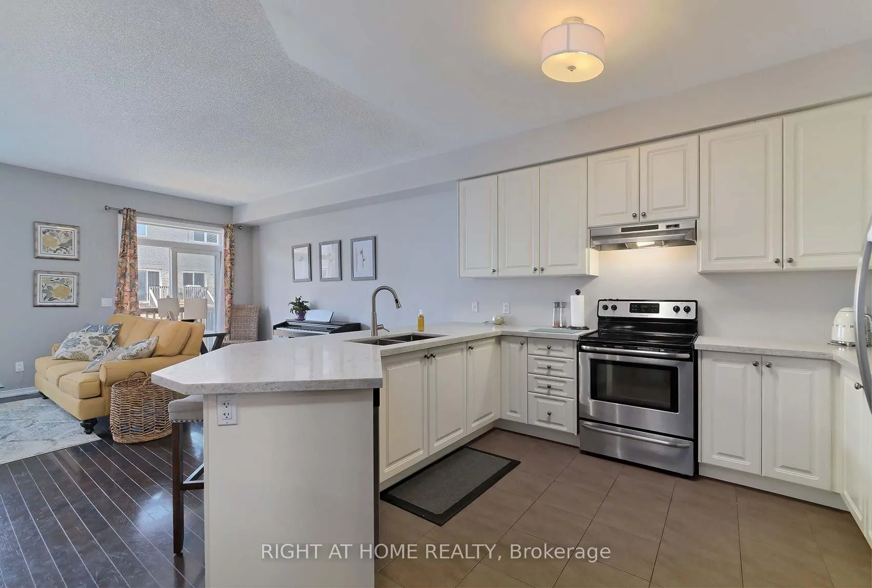 Photo 9 of 736 Farmstead Drive, Milton, Willmott — HOMEH