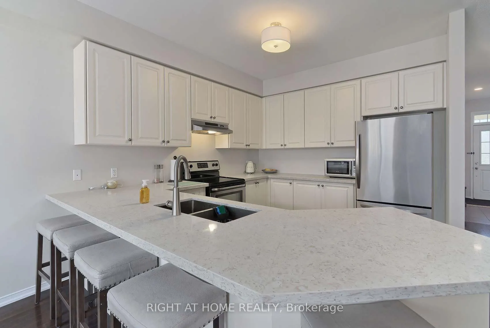 Photo 10 of 736 Farmstead Drive, Milton, Willmott — HOMEH