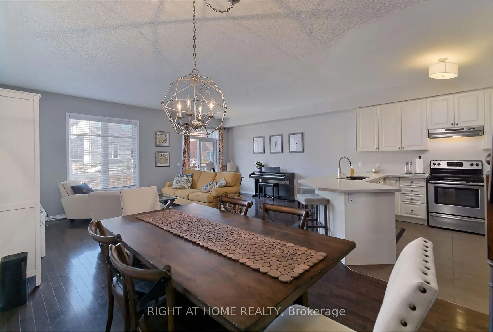 Photo 13 of 736 Farmstead Drive, Milton, Willmott — HOMEH
