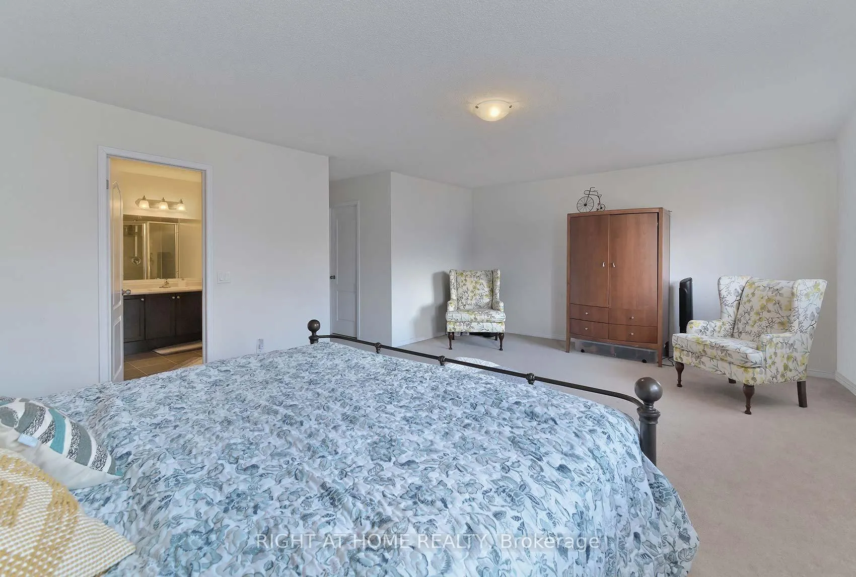 Photo 17 of 736 Farmstead Drive, Milton, Willmott — HOMEH