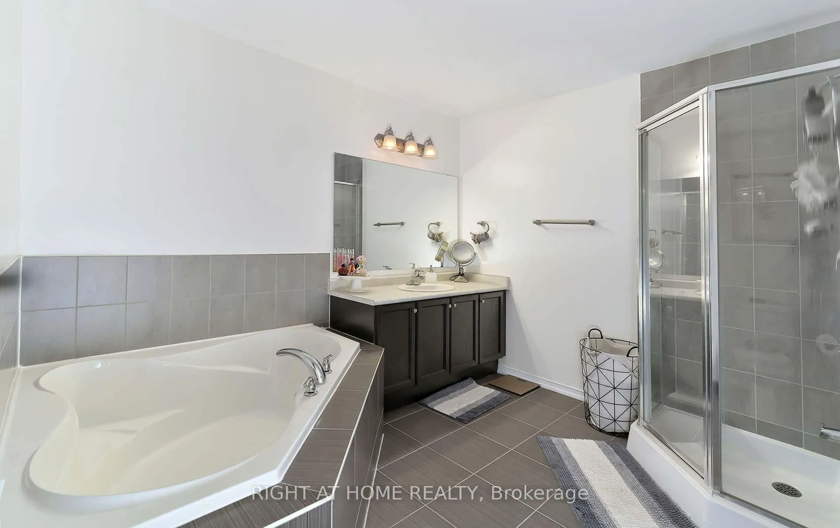 Photo 18 of 736 Farmstead Drive, Milton, Willmott — HOMEH