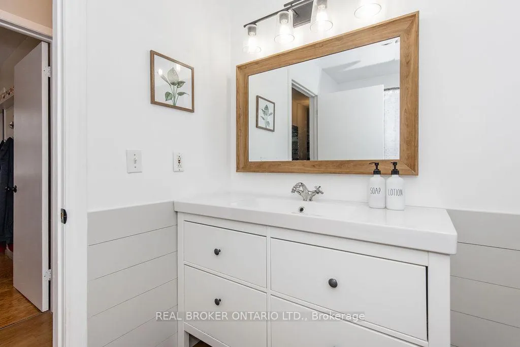 Photo 18 of 12 Alexander Street, Springwater, Anten Mills — HOMEH