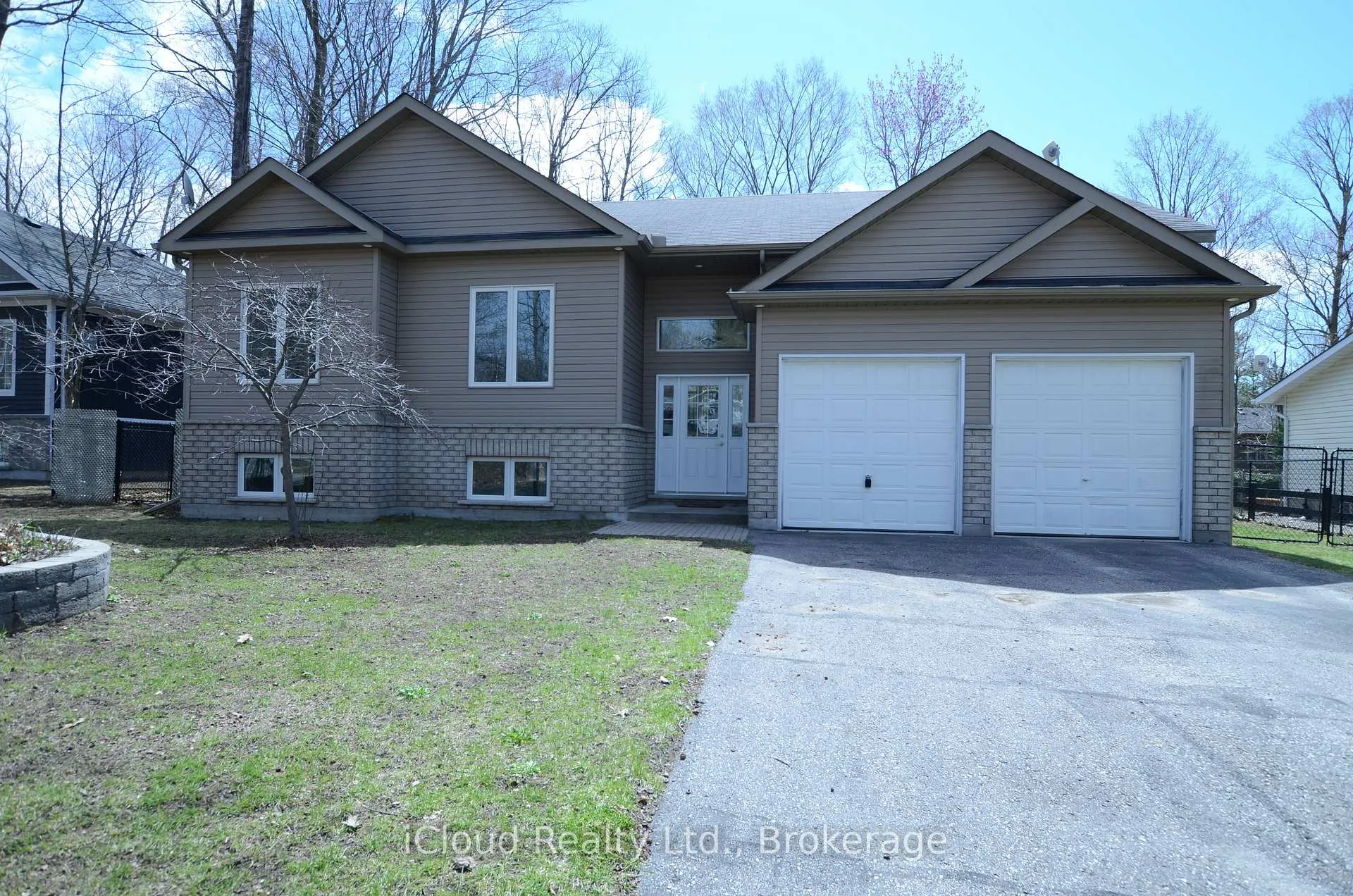 Photo 1 of 25 Rue Vanier, Tiny, Rural Tiny — HOMEH