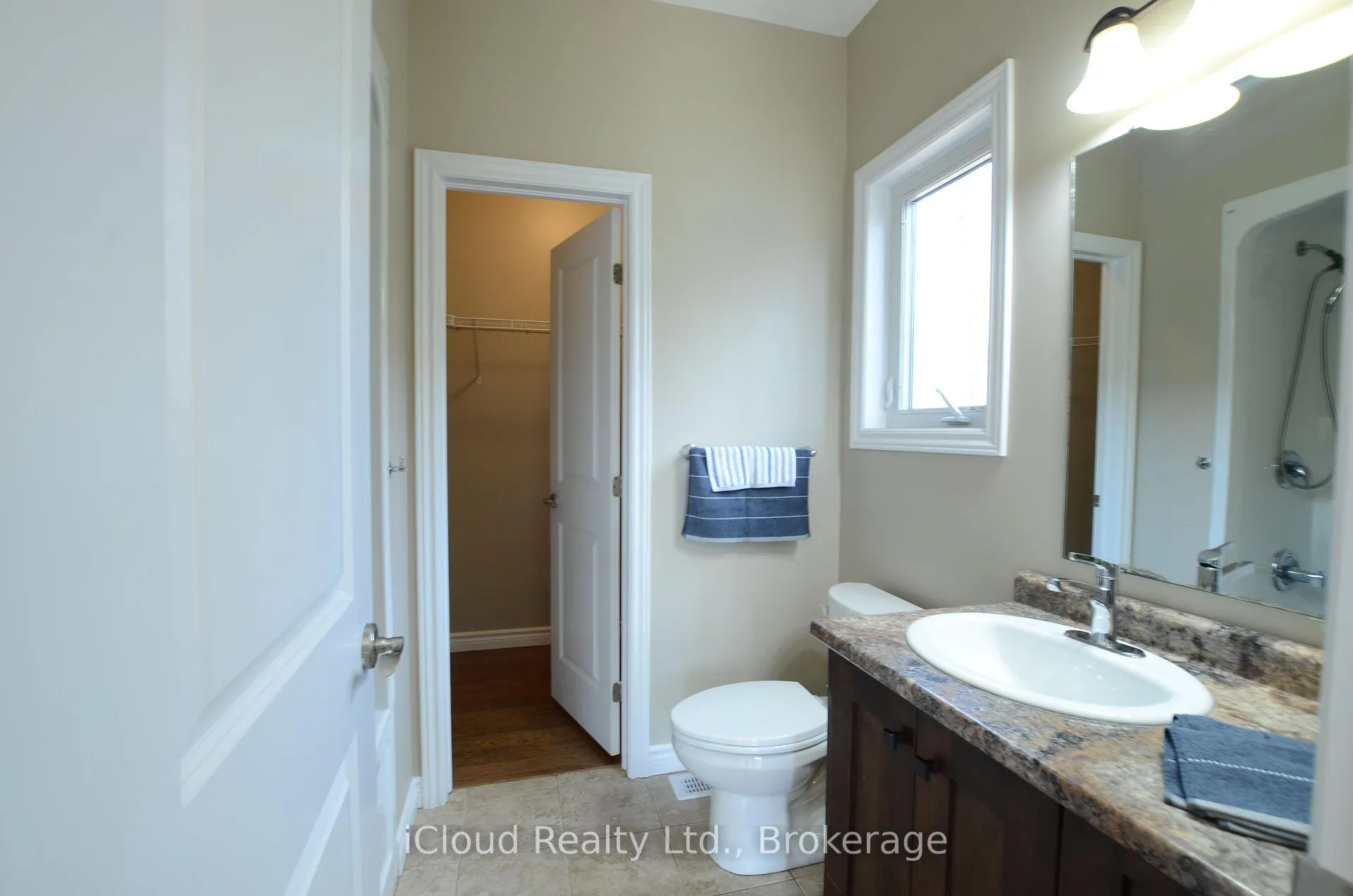 Photo 25 of 25 Rue Vanier, Tiny, Rural Tiny — HOMEH