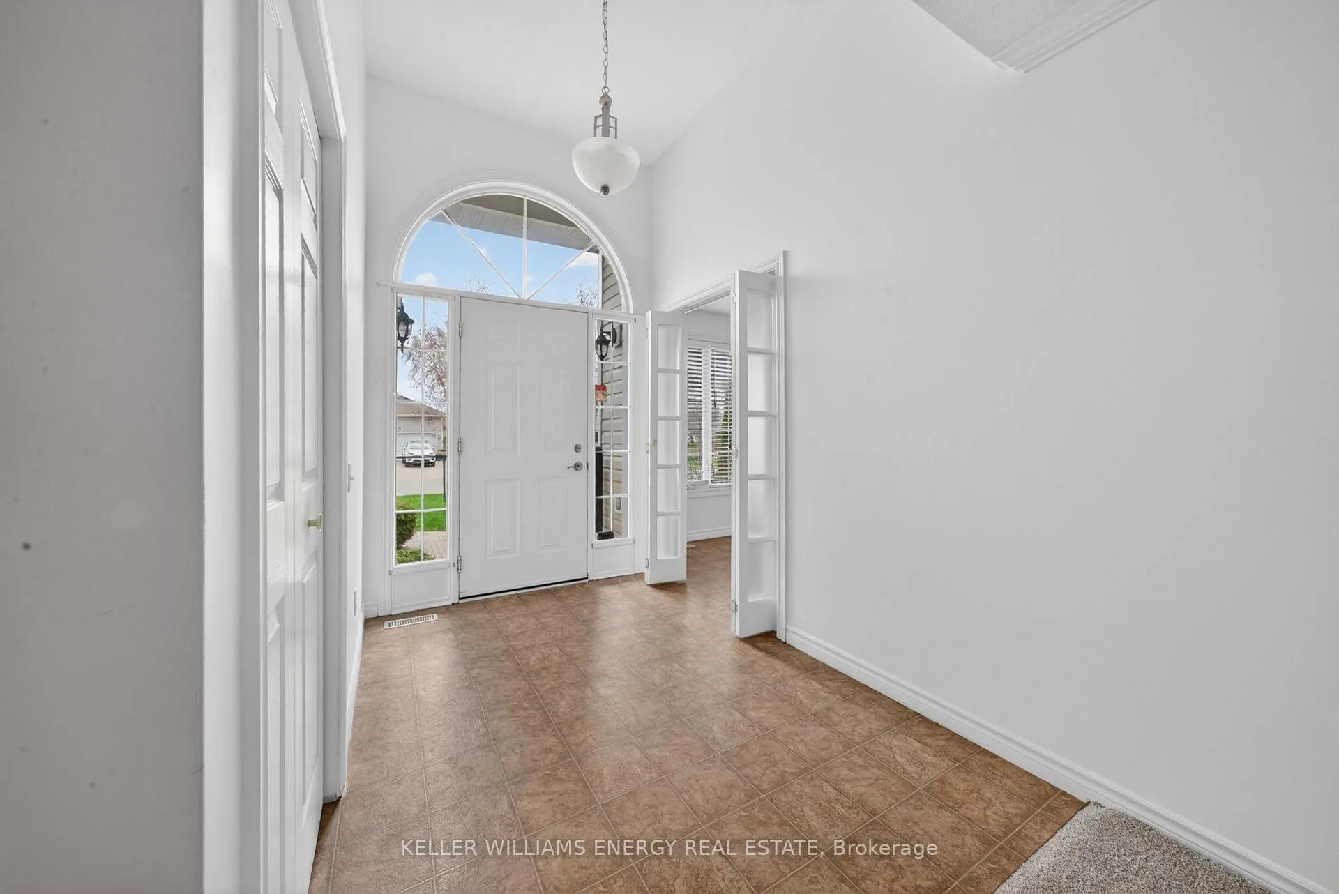 Photo 5 of 51 Elmdale Drive, Prince Edward County, Wellington Ward — HOMEH