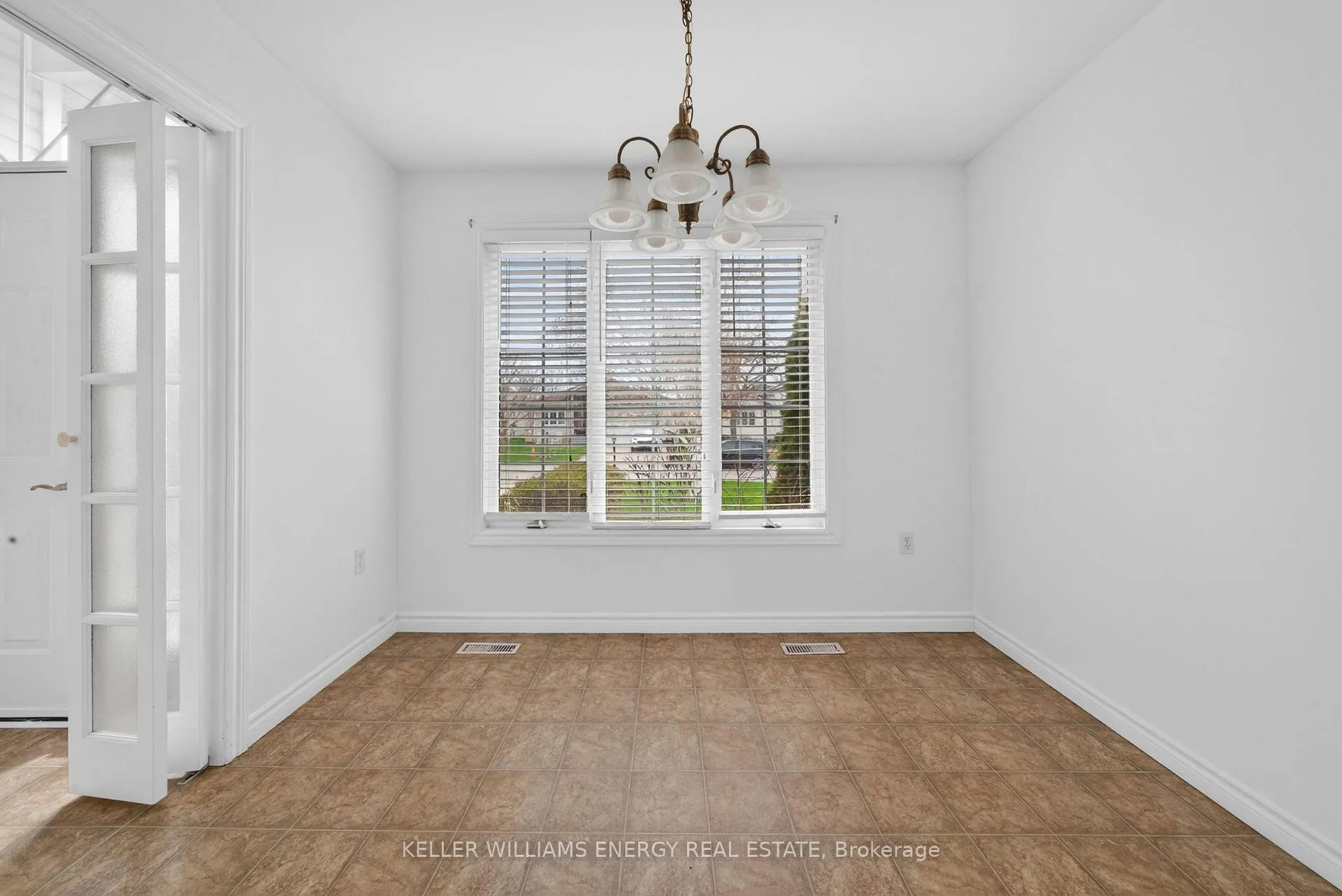 Photo 18 of 51 Elmdale Drive, Prince Edward County, Wellington Ward — HOMEH