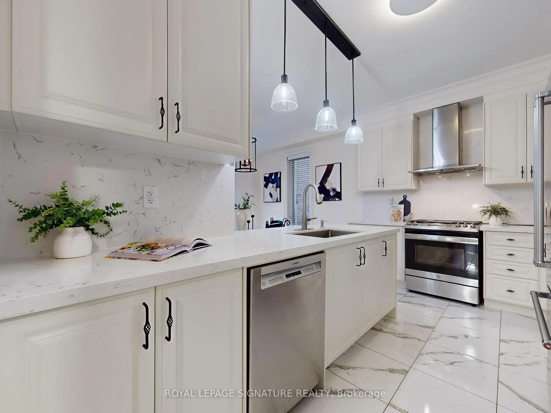Photo 19 of 46 Kincardine Street, Vaughan, Kleinburg — HOMEH