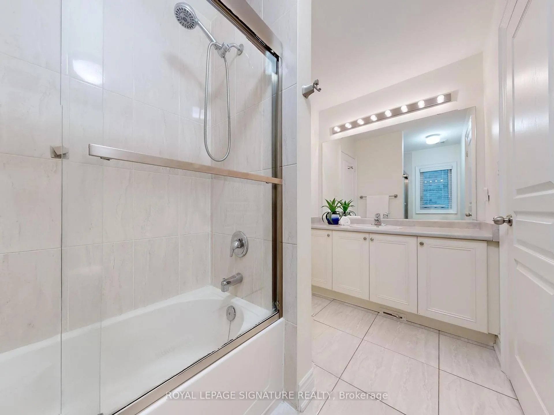 Photo 32 of 46 Kincardine Street, Vaughan, Kleinburg — HOMEH